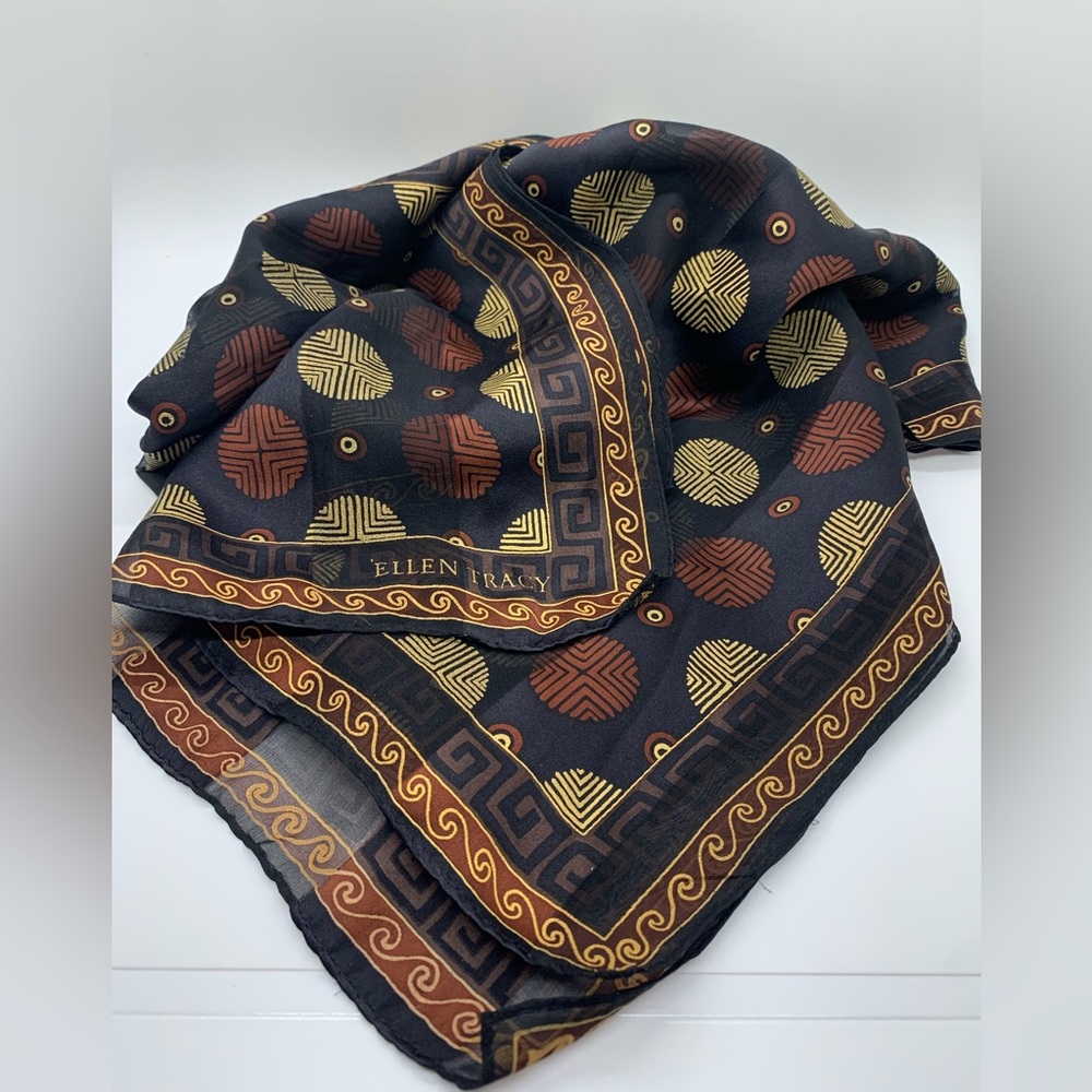 ELLEN TRACY ladies scarf